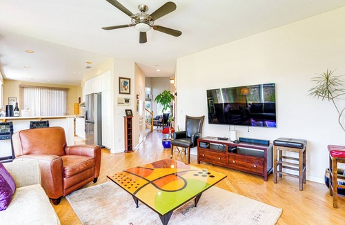 Alameda House | 1 Block to Bay: Pet-Friendly Retreat in Alameda!