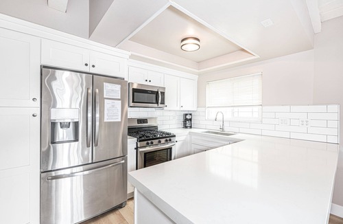 West Newport House | 1 Block to Beach! | Cheery Upstairs Vacation Home