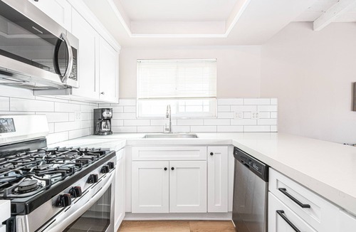 West Newport House | 1 Block to Beach! | Cheery Upstairs Vacation Home