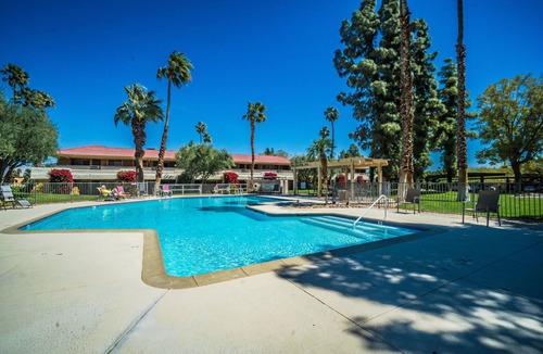 Racquet Club West Condo | 1 BR Condo In A Calm Community w/Pool & Jacuzzi