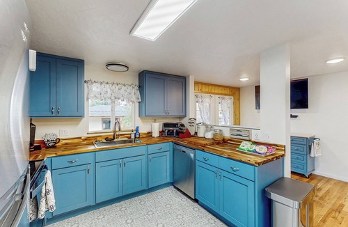 Southeast Eugene House | 1 Mi to Campus! Family Home w/Game Room in Eugene