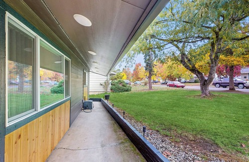 Southeast Eugene House | 1 Mi to Campus! Family Home w/Game Room in Eugene