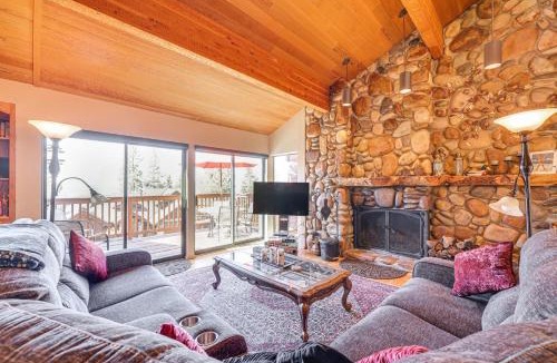 Lake Forest House | 1 Mi to Lake Tahoe: Home w/Hot Tub & Decks