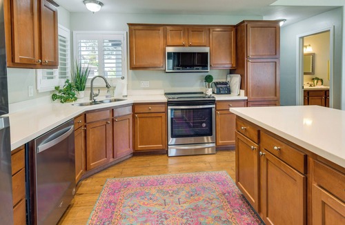 Val Vista Lakes House | 1 Mi to Water Ranch! Family Retreat w/Resort Pool