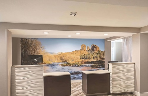 Woodlands Village House | 1 Non-smoking King Bed Room at La Quinta Inn by Wyndham Flagstaff