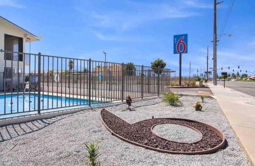 Moreno Valley Apartment | 1 Queen Bed|Non-Smoking,Micfridge