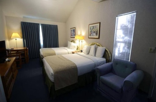 Fresno Hotel | 1 Queen Bed Room Accessible