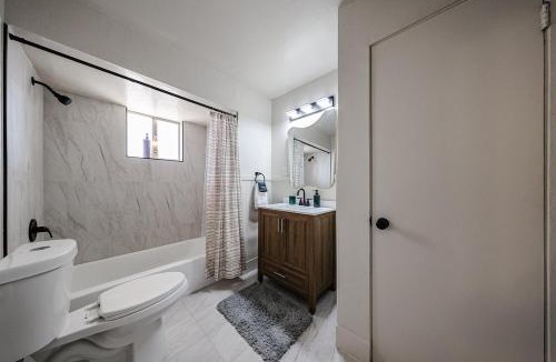 Chesterfield Place Apartment | #1 Renovated Midtown Gem Quiet Budget Friendly