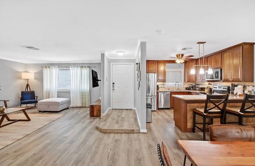 Highland Hills House | 1 Story Henderson Home w 3BR, Hot tub, Sleeps 6