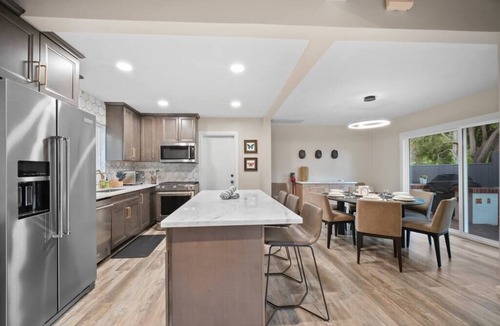 Country Club House | 1-Story, Walking to The Cove, Ocean View Deck