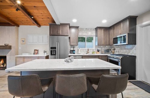 Country Club House | 1-Story, Walking to The Cove, Ocean View Deck