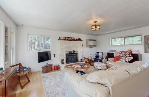 Arnold House | 10 Mi to Bear Valley Resort: Serene Mtn Retreat