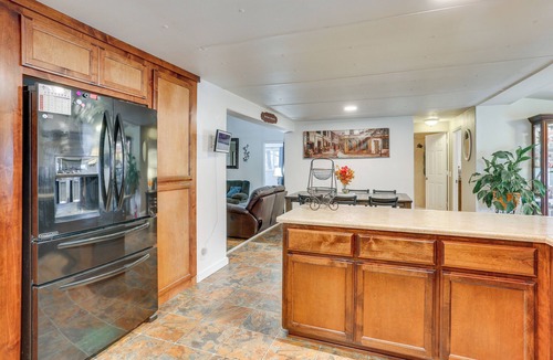 Weaverville House | < 10 Mi to Trinity River: Family Home w/Hot Tub!