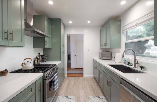 Sunset Cliffs House | 10 Min to Mission Beach, Downtown & Sunset Cliffs!