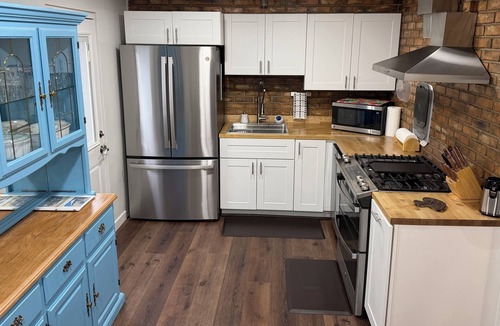 Monroe House | 100 year old cabin revived as your perfect vacation home.
