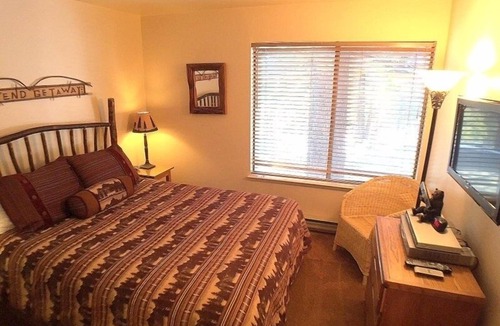 Mammoth Lakes Condo | 106 Premium by RedAwning