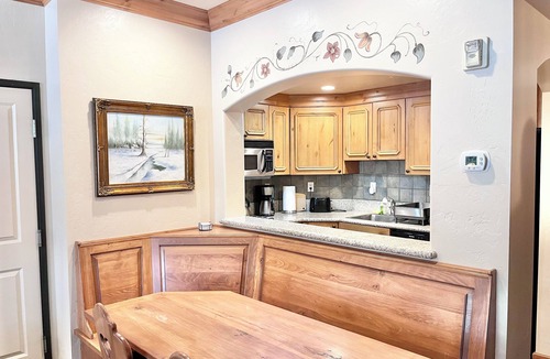 Zermatt Villa | 1083/85 | Upscale 2BR Villa | Near Park City Ski