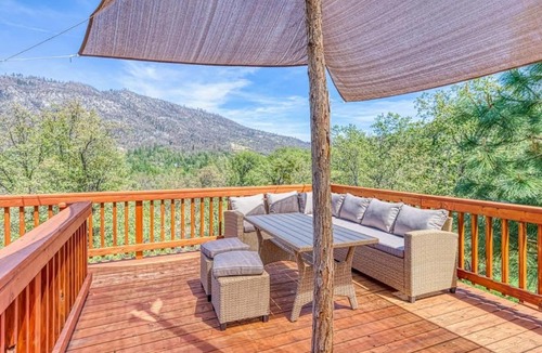 Cascadel Woods House | 11 Acre Mountain Spirit Retreat
