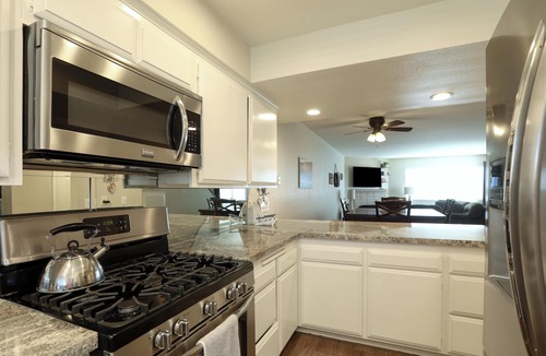 Downtown Condo | 110 Pismo Shores: 2 BR, 1.5 BA Condominium in Pismo Beach, Sleeps 6