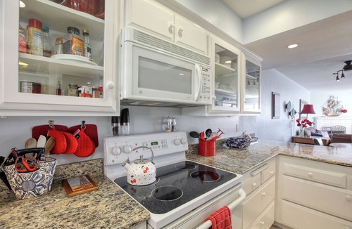 Downtown Condo | 117 Pismo Shores: 2 BR, 2.5 BA Condominium in Pismo Beach, Sleeps 6