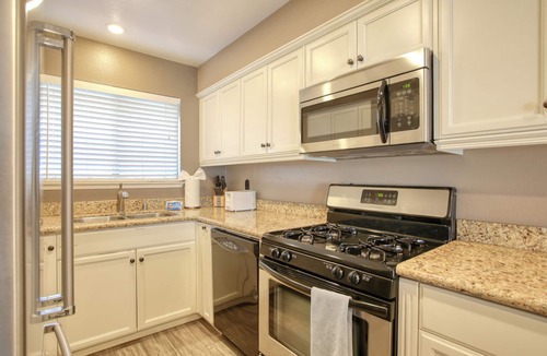 Downtown Condo | 118 Pismo Shores: 2 BR, 2 BA Condominium in Pismo Beach, Sleeps 6