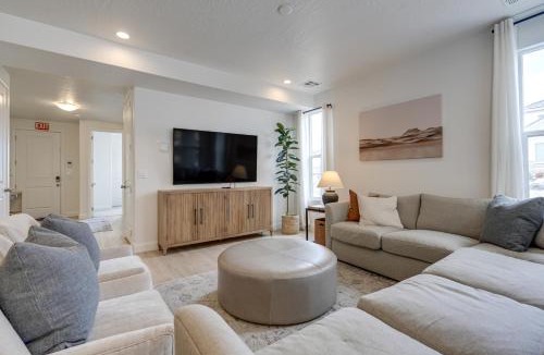 Washington House | 12 Mi to Sand Hollow: Spacious Home w/Game Room