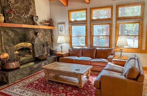 Truckee House | 1225 Gold Bend