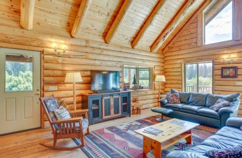 McCloud House | 13 Mi to Mt Shasta: Log Home on 60 Acres!