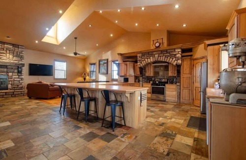 Parowan House | 14 Guests, 5BR/2BA, Game room & Spacious Living