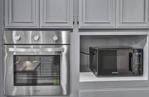 Rowland Heights House | 14 Travelers to Disneyland and enjoy the beautiful new remodeled house