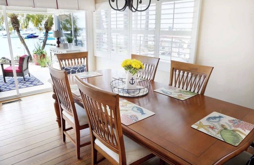 Balboa Island House | 1400 S Bayfront | Amazing Bayfront Dream 5 bdrm Sleeps 11