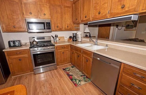 Al Tahoe Apartment | 1510 Wildwood Avenue, 6