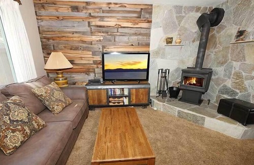 Al Tahoe Apartment | 1510 Wildwood Avenue, 6