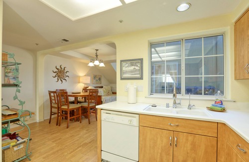 Downtown Condo | 160 Ocean View: 2 BR, 2 BA Condominium in Pismo Beach, Sleeps 8