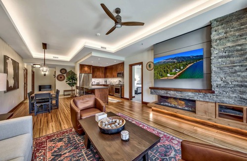 Lakeside Park Condo | 168 m² Condo ∙ 3 bedrooms ∙ 8 guests