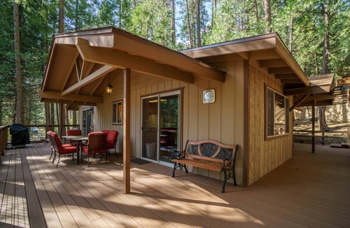 North Wawona Cabin | 172 m² Cabin ∙ 3 bedrooms ∙ 10 guests