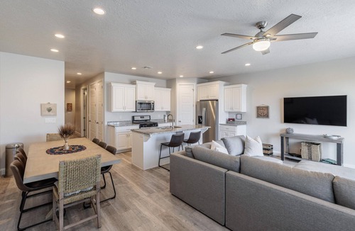 St. George Condo | 18 Holes and A Hot Tub