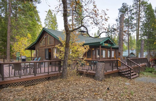 North Wawona Cabin | 189 m² Cabin ∙ 3 bedrooms ∙ 8 guests