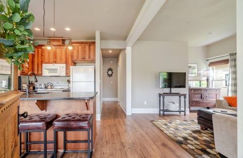 Albany House | 1910 Craftsman on Walnut