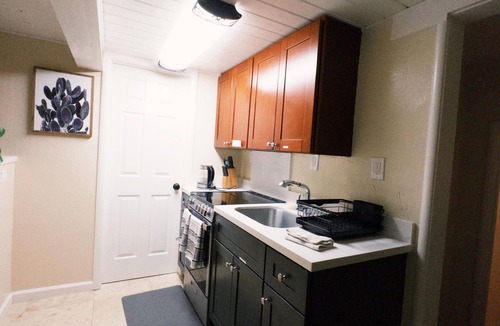 Pleasant Hill House | 1bedroom Guest suite with separate entrance and exit , full kitchen
