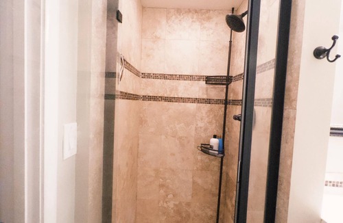 Pleasant Hill House | 1bedroom Guest suite with separate entrance and exit , full kitchen