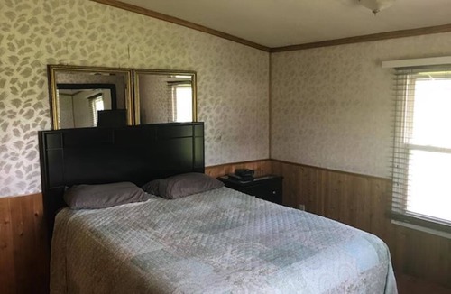 Short Creek Hotel | 1BR Apartment Near Outdoor Hotspots—Lake, Trails, Golf + Free Parking