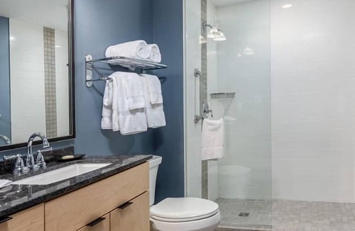 Old Town Chinatown Condo | 1br Deluxe Condo in Golf, Bikes, Hiking!