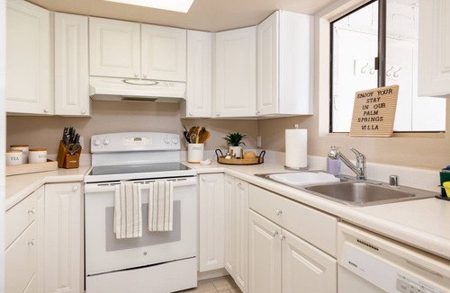 Palm Springs Condo | 1BR Palm Springs Retreat - Golf, Pool Access