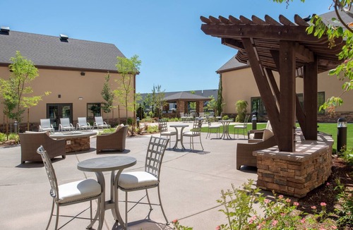 Hillsboro Apartment | 1BR Suite w/2 Queen, Sofa Bed | Breakfast + Pool