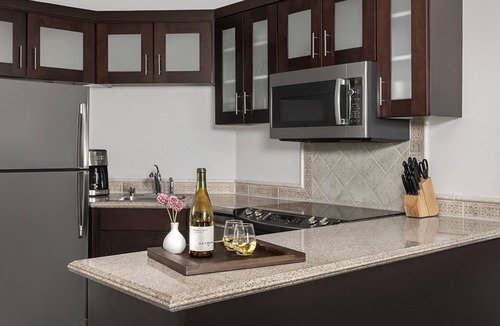 Las Vegas Hotel | 1BR Villa Walk to Las Vegas Strip - Marriott Grand Chateau - Full Kitchen + Pool