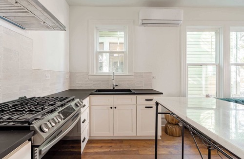 Uptown Apartment | 1BR - Walk to Coffee, Brews & NW 23rd Shops