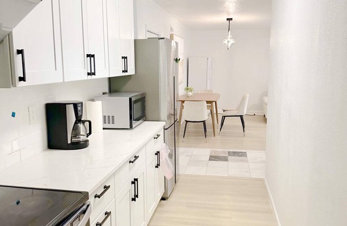 Hillsboro House | 2 Acre Private Land-Fully Remodeled - All New Peaceful 2BR Single Level Townhome