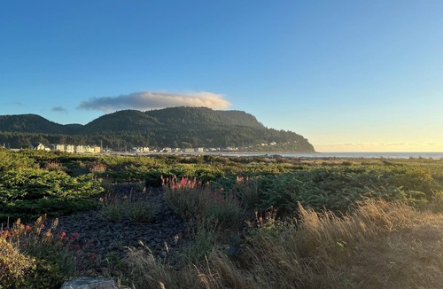 Seaside Cottage | 2 Bdrm Beachside/Poolside Condo, Tides by the Sea, Great for family's - Unit 121