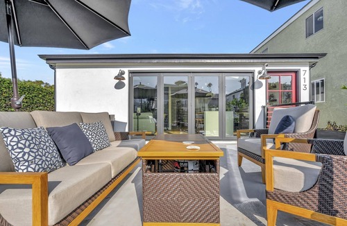 Corona del Mar House | 2-bedroom 2 bath vacation home walking distance to Fashion Island